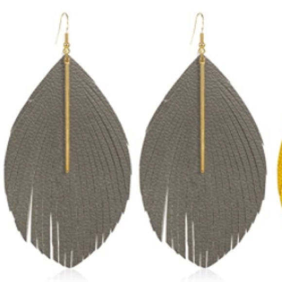 ✨NWT Large Fringe Leather Earrings ✨Hand Crafted ✨Artisan!✨ - Picture 1 of 7